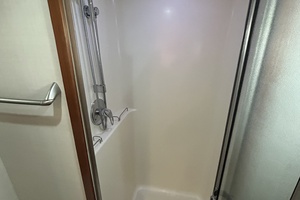 45' Northwest master stateroom shower