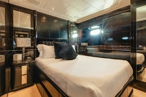 2007 Overmarine Mangusta 130 thumbnail 29