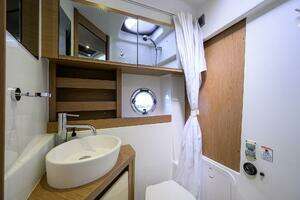 2015 Beneteau 38 GT thumbnail 12