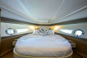 2015 Beneteau 38 GT thumbnail 14