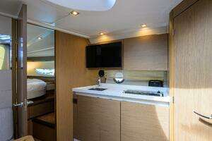 2015 Beneteau 38 GT thumbnail 6