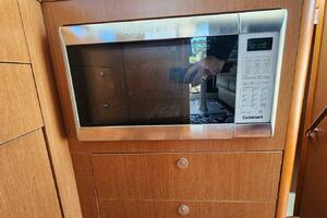 Relief Valve 34ft Beneteau Yacht For Sale