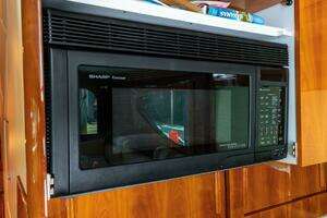 2005 Hatteras 50 Convertible thumbnail 13