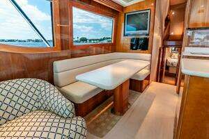 2005 Hatteras 50 Convertible thumbnail 11