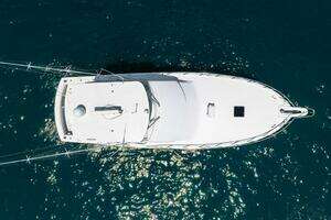 2005 Hatteras 50 Convertible thumbnail 2