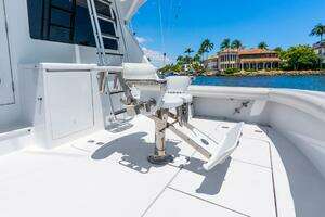 2005 Hatteras 50 Convertible thumbnail 8