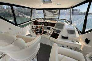2004 Sea Ray 480 Sedan Bridge thumbnail 10