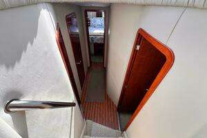 2004 Sea Ray 480 Sedan Bridge thumbnail 16