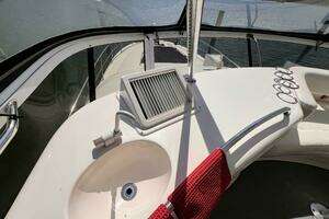 2004 Sea Ray 480 Sedan Bridge thumbnail 11