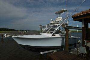 2001 Carolina Classic 28 Express Fisherman thumbnail 1