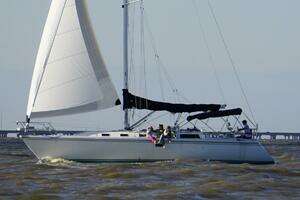 1991 Catalina 42 MKI thumbnail 5
