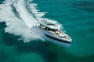2025 Wellcraft 38 Explorer thumbnail 5