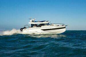 2025 Wellcraft 38 Explorer thumbnail 2