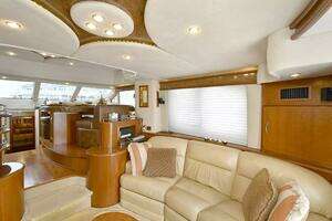 2009 Silverton 52 Ovation thumbnail 6