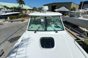 2018 Boston Whaler 315 Conquest thumbnail 34