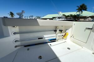 2018 Boston Whaler 315 Conquest thumbnail 11