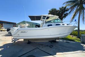 2018 Boston Whaler 315 Conquest thumbnail 1