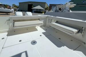 2018 Boston Whaler 315 Conquest thumbnail 13