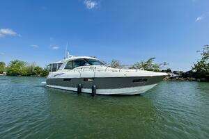  2011 Cruisers Yachts 48 Cantius Yacht For Sale in St. Catherines Ontario