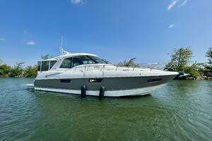  2011 Cruisers Yachts 48 Cantius Yacht For Sale in St. Catherines Ontario