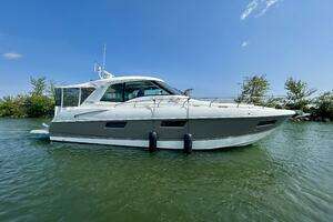  2011 Cruisers Yachts 48 Cantius Yacht For Sale in St. Catherines Ontario