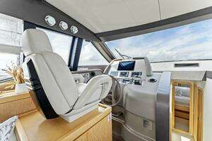 2013 Ferretti Yachts 620 thumbnail 2