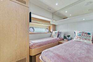 2013 Ferretti Yachts 620 thumbnail 37