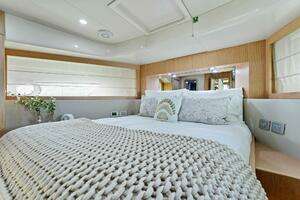 2013 Ferretti Yachts 620 thumbnail 31