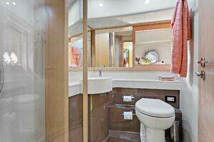 2013 Ferretti Yachts 620 thumbnail 38