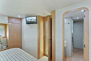 2013 Ferretti Yachts 620 thumbnail 33