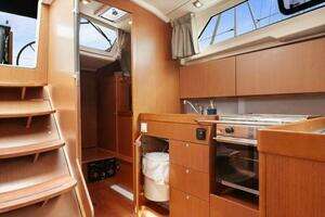 2018 Beneteau 41.1 thumbnail 47