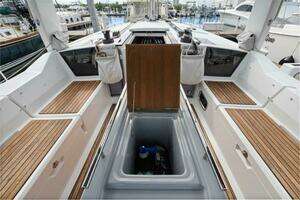 2018 Beneteau 41.1 thumbnail 4