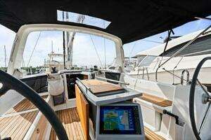 2018 Beneteau 41.1 thumbnail 13
