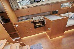 2018 Beneteau 41.1 thumbnail 60