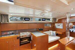 2018 Beneteau 41.1 thumbnail 39
