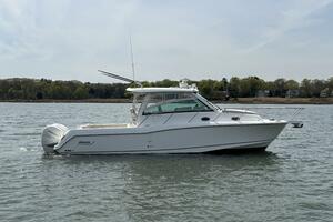 34ft Boston Whaler Yacht For Sale