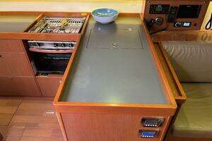 2013 Beneteau Oceanis 48 thumbnail 27