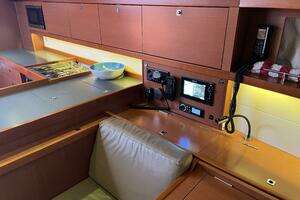 2013 Beneteau Oceanis 48 thumbnail 24