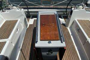 2013 Beneteau Oceanis 48 thumbnail 48