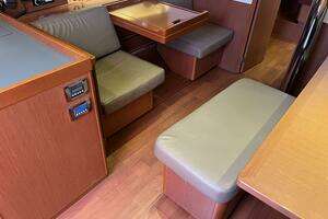 2013 Beneteau Oceanis 48 thumbnail 21