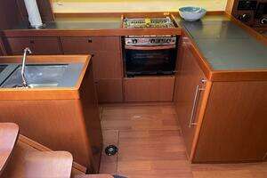 2013 Beneteau Oceanis 48 thumbnail 25