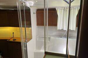 2013 Beneteau Oceanis 48 thumbnail 42