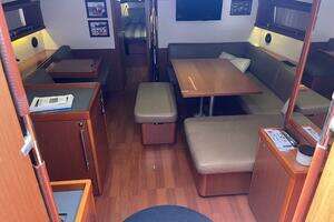 2013 Beneteau Oceanis 48 thumbnail 12