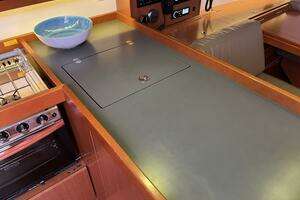 2013 Beneteau Oceanis 48 thumbnail 34
