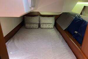 2013 Beneteau Oceanis 48 thumbnail 30