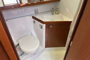 2013 Beneteau Oceanis 48 thumbnail 35