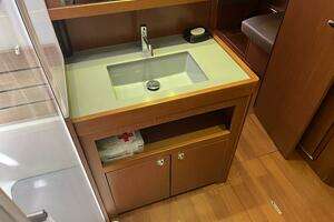 2013 Beneteau Oceanis 48 thumbnail 43