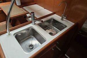 2007 Beneteau 49 thumbnail 29