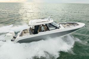 38ft Boston Whaler Yacht For Sale