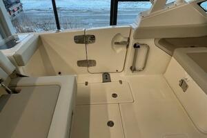 29ft Boston Whaler Yacht For Sale